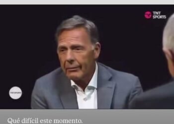 Juan Sebastián Verón rinde homenaje a Miguel Russo en su adiós emocional