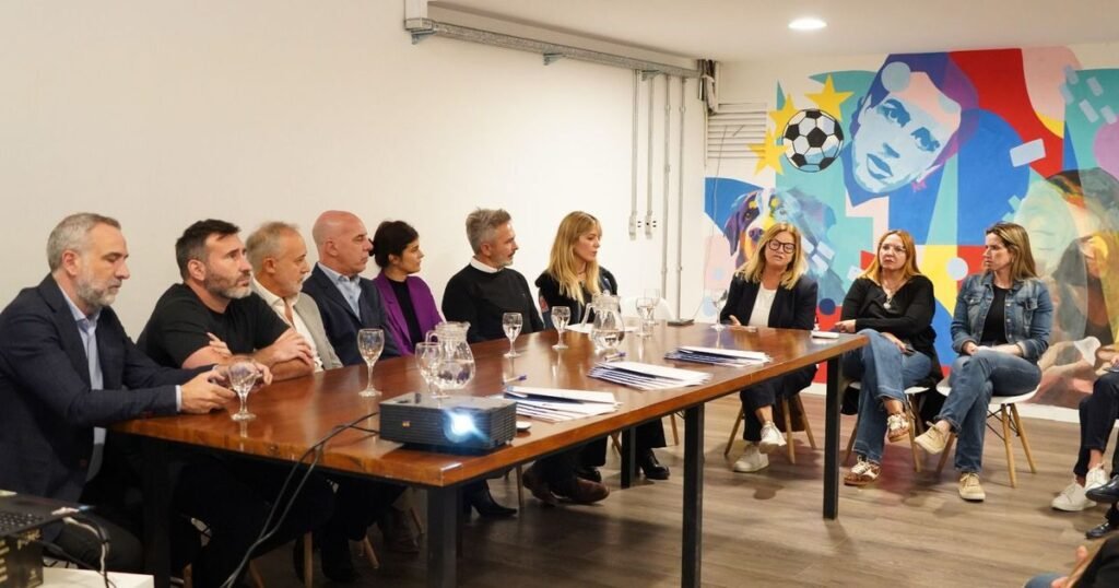 Defensoría del Pueblo promueve acuerdo para proteger derechos de jóvenes