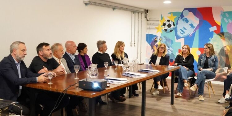 Defensoría del Pueblo promueve acuerdo para proteger derechos de jóvenes