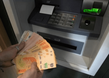 Milei elimina paridad salarial en el Estado y afecta a miles de contratados