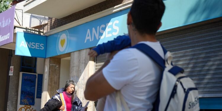 ANSES confirma aumento y bono para jubilados en octubre: ¿cuáles son los montos?