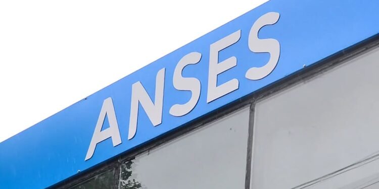 Aumentan las jubilaciones: quiénes cobran hoy y detalles del cronograma