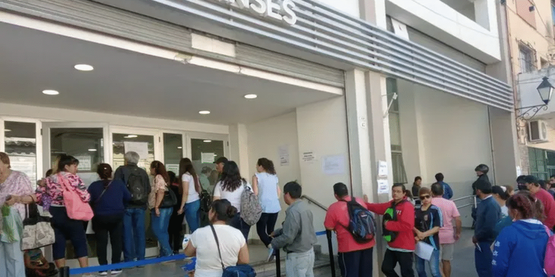 A partir de noviembre, ¿cuándo cobran jubilados y pensionados?