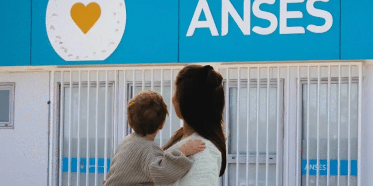 ANSES: ¿De cuánto será la nueva asignación por adopción en noviembre?