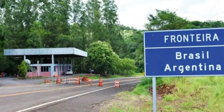 El Gobierno activa alerta máxima en fronteras por masacre en Brasil