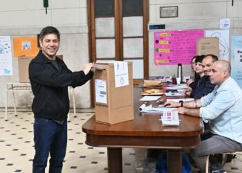 Kicillof destacó la importancia de votar y criticó la reforma laboral propuesta
