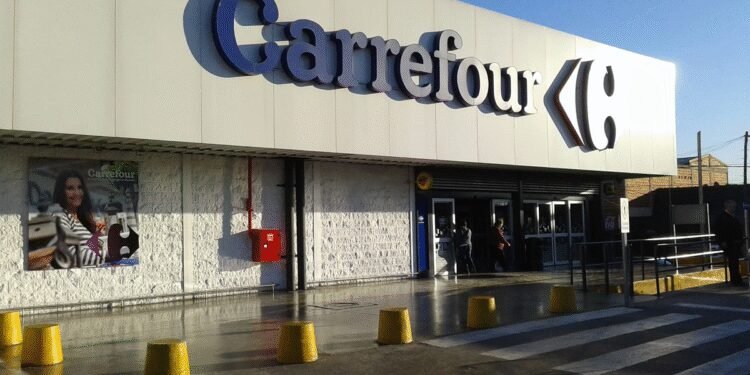 Cencosud busca comprar Carrefour y cerraría una sucursal en La Plata