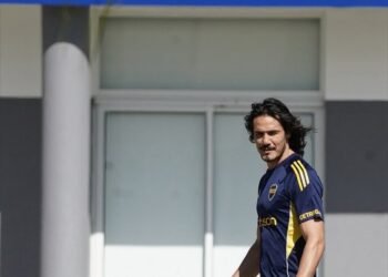 Cavani sigue afuera y se pierde el partido contra Barracas por lesión