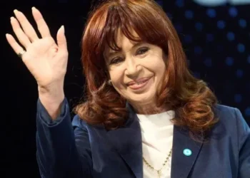 CFK lanza duras críticas a Milei y advierte sobre posible devaluación
