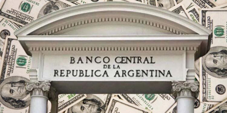 Feriados del Banco Central limitarán compra de dólares en noviembre y diciembre
