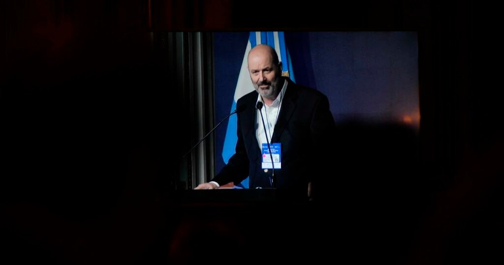 Sturzenegger genera incertidumbre en mercados tras posible tipo de cambio flotante