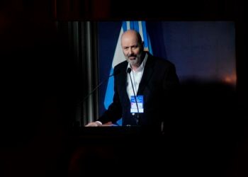 Sturzenegger genera incertidumbre en mercados tras posible tipo de cambio flotante