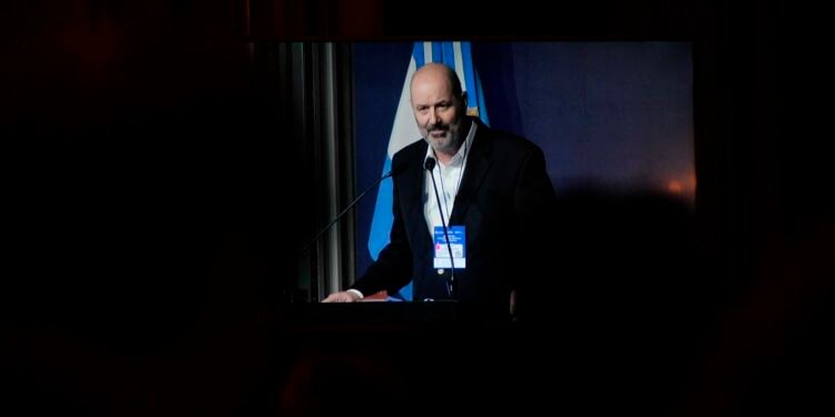 Sturzenegger genera incertidumbre en mercados tras posible tipo de cambio flotante