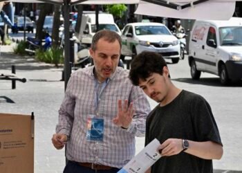 Falso: No es necesario aclarar el voto por Santilli en la boleta única