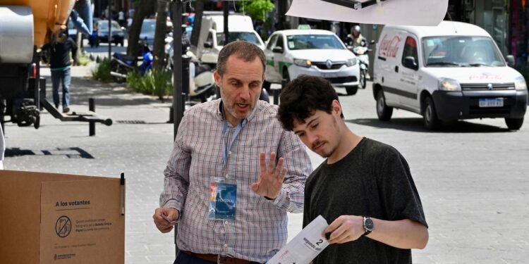 Falso: No es necesario aclarar el voto por Santilli en la boleta única