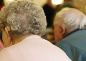 Jubilados y pensionados empezarán a cobrar haberes de octubre desde el 30