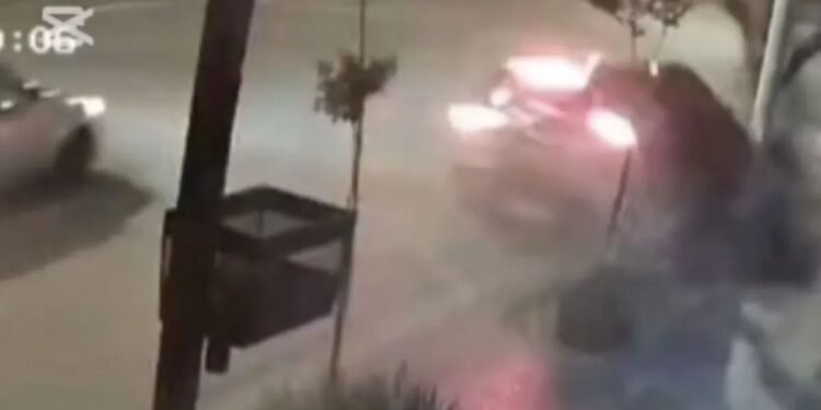 Choque espectacular en Allen: conductor alcoholizado y sin heridos