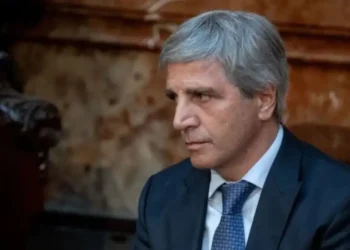 Caputo advierte: el kirchnerismo es un riesgo para el futuro del país