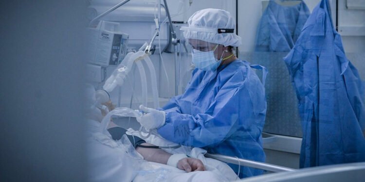 Seis de cada diez médicos sufren burnout y alertan sobre su salud mental