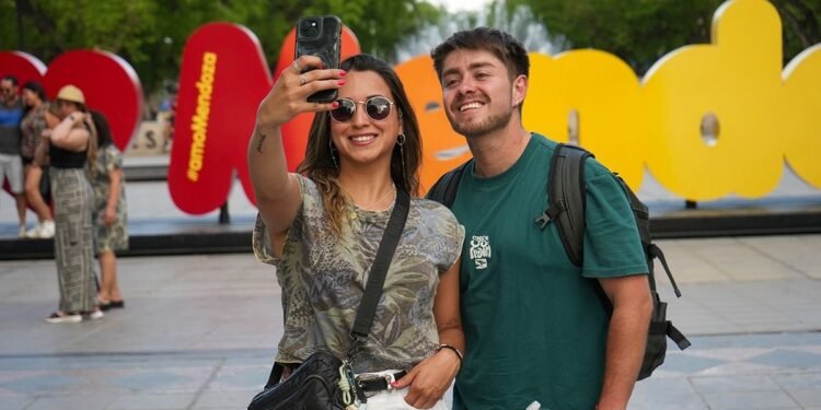 Mendoza lanza “Manso Menú” y “Mansa Bodega” para reactivar el turismo