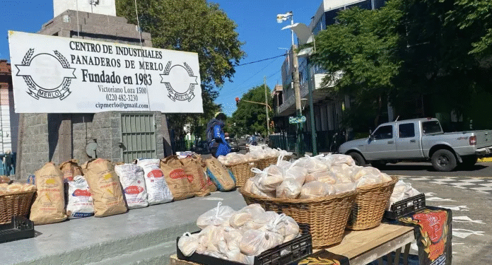 Panaderos de Buenos Aires realizan "Panazo" para visibilizar la crisis del sector