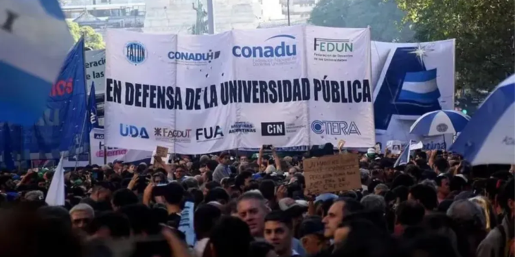 Docentes anuncian paro de 48 horas por implementación de Ley Universitaria