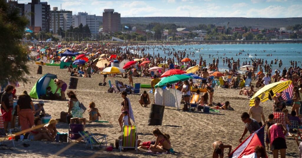 Crecen los turistas en el último fin de semana largo, pero disminuye el gasto