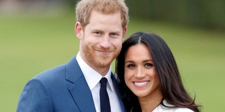 Meghan Markle impulsa el furor por los jeans cortos en primavera 2025