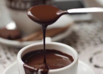 Descubre cómo hacer chocolate a la taza fácil y delicioso en casa