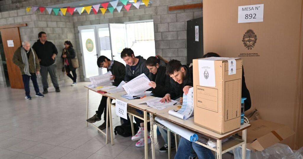 Proponen modificar el Código Electoral para permitir venta de alcohol en elecciones