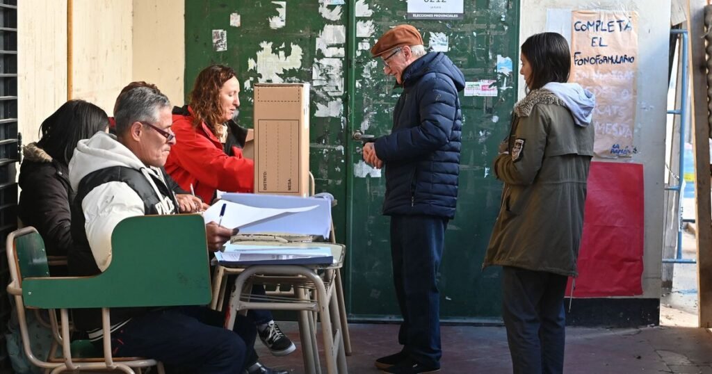 Aumento del ausentismo en elecciones: ¿quiénes enfrentan multas por no votar?