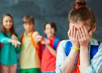 Mendoza avanza con multas a padres por bullying ante la creciente violencia escolar