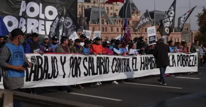 El Gobierno implementa vouchers de capacitación para reconvertir planes sociales en empleo formal