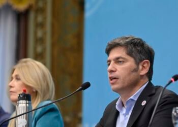 Kicillof impulsa un presupuesto con fondo de deudas y apoyo municipal