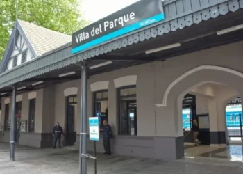 Hombre hallado sin vida junto a las vías del tren San Martín en Villa del Parque