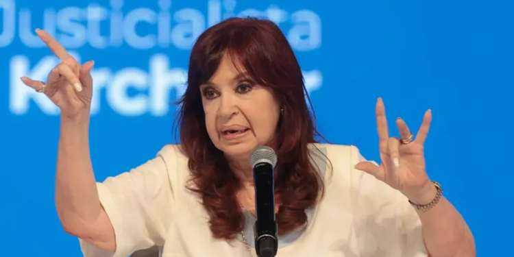 Cristina Kirchner denuncia torturas en causa Cuadernos y critica al fiscal Stornelli por persecución