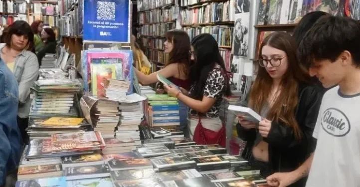 La Noche de las Librerías promete un festín literario con actividades y descuentos imperdibles