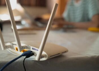 Apagar el router por la noche no ahorra energía ni mejora la seguridad en el hogar