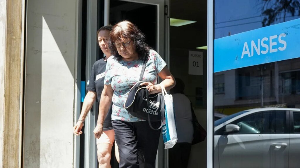 Aguinaldo de jubilados: ¿cuánto será el nuevo monto y cuándo se pagará?