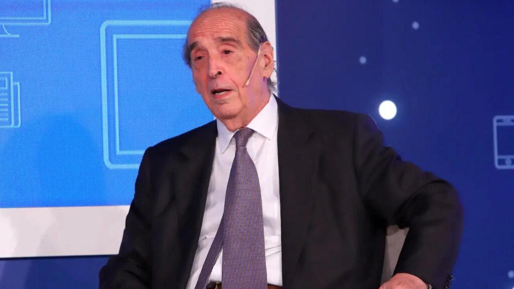 Arriazu: Argentina solo recuperará reservas si restaura la confianza en el mercado financiero