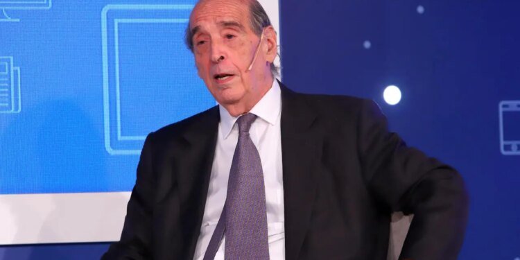 Arriazu: Argentina solo recuperará reservas si restaura la confianza en el mercado financiero