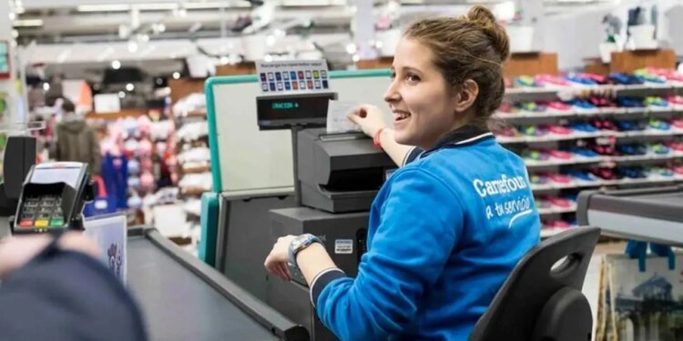 Empleados de comercio recibirán $40.000 fijos mensuales hasta diciembre