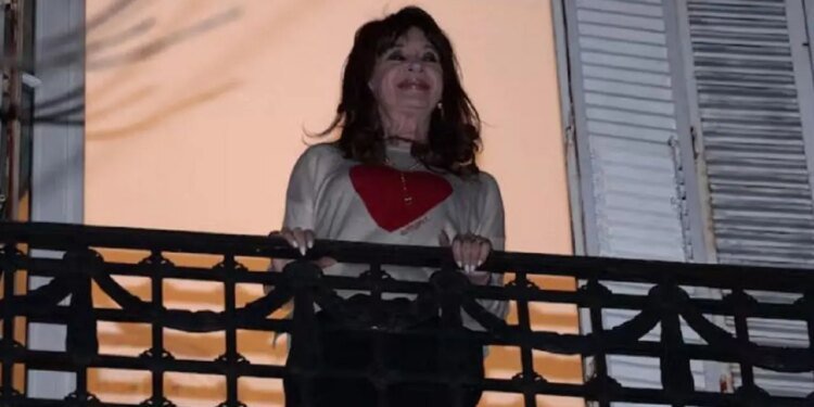 Cristina Kirchner advierte sobre la falta de libertad en el Encuentro Plurinacional de Mujeres en Corrientes