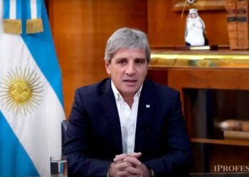 Caputo defiende bandas cambiarias y proyecta inflación por debajo del 1%