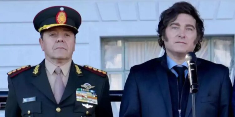 Carlos Presti asume como ministro de Defensa, marcando un hito en la democracia argentina