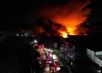 Explosión en Ezeiza deja más de 20 heridos y bomberos luchan contra el incendio
