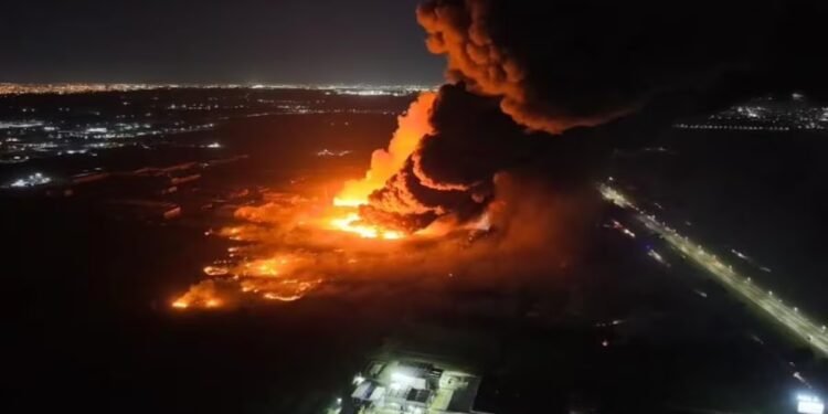 Explosión en Ezeiza dejó al menos 22 heridos y grandes daños en planta química