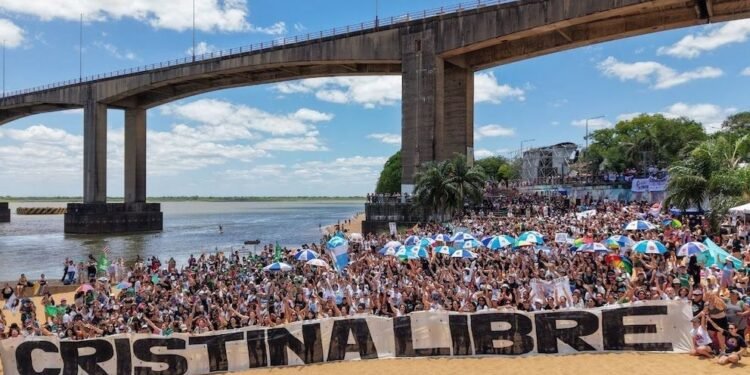 Cristina se dirige a las mujeres en Corrientes: “No vivimos en un país libre”