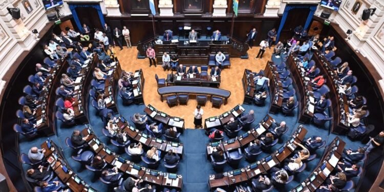 Diputados bonaerenses se preparan para debatir el presupuesto de Kicillof el martes