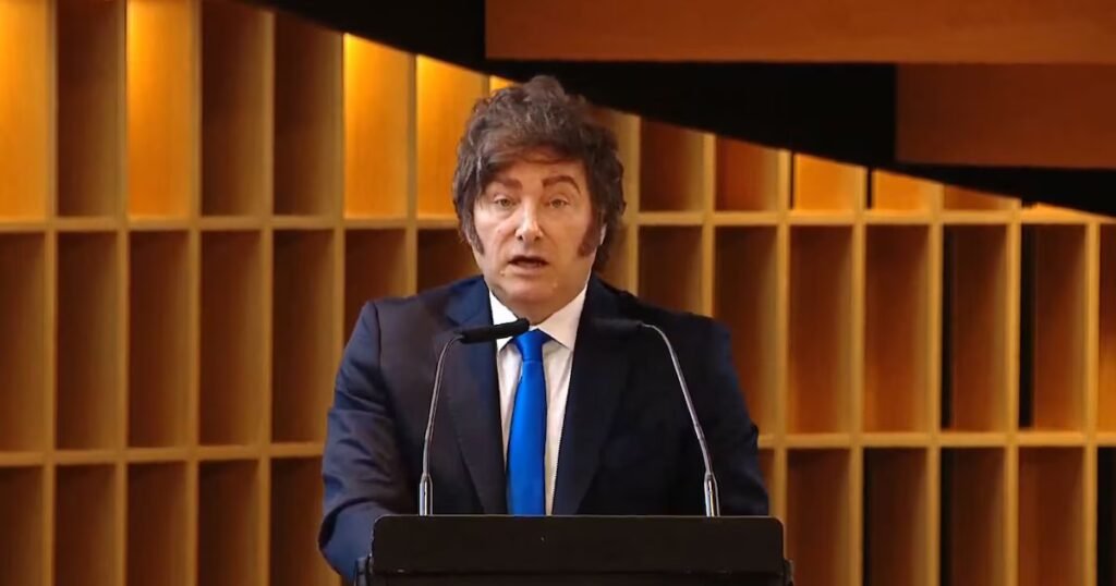 Milei promete desandar 100 años de errores en su discurso optimista en Vicente López